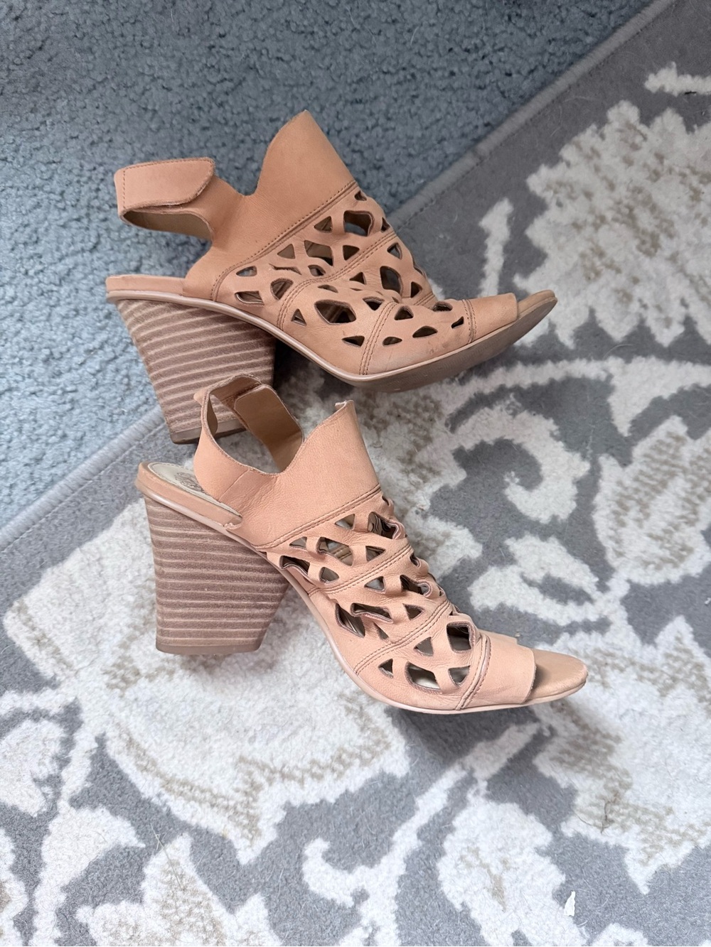 Vince Camuto Blush Cutout Slingback Block Heel Sandals
